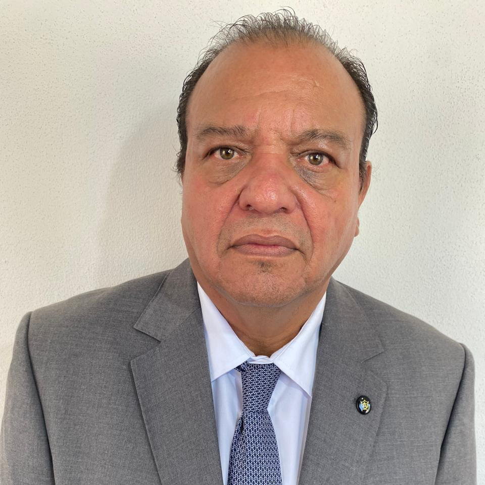Dr. Agustín Robles Bermúdez